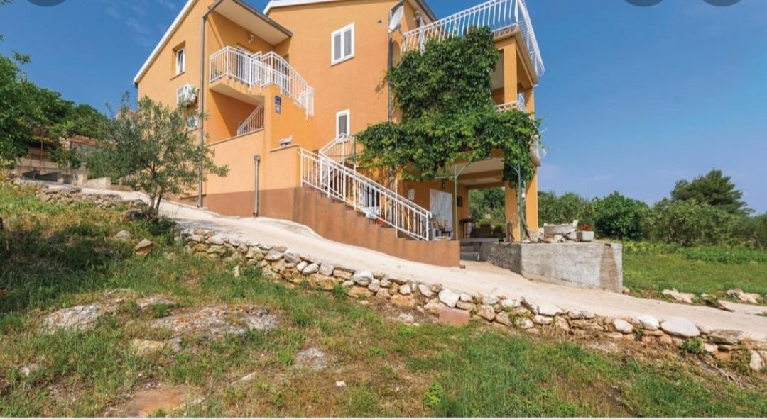 Apartment Petra Raslina Exterior photo