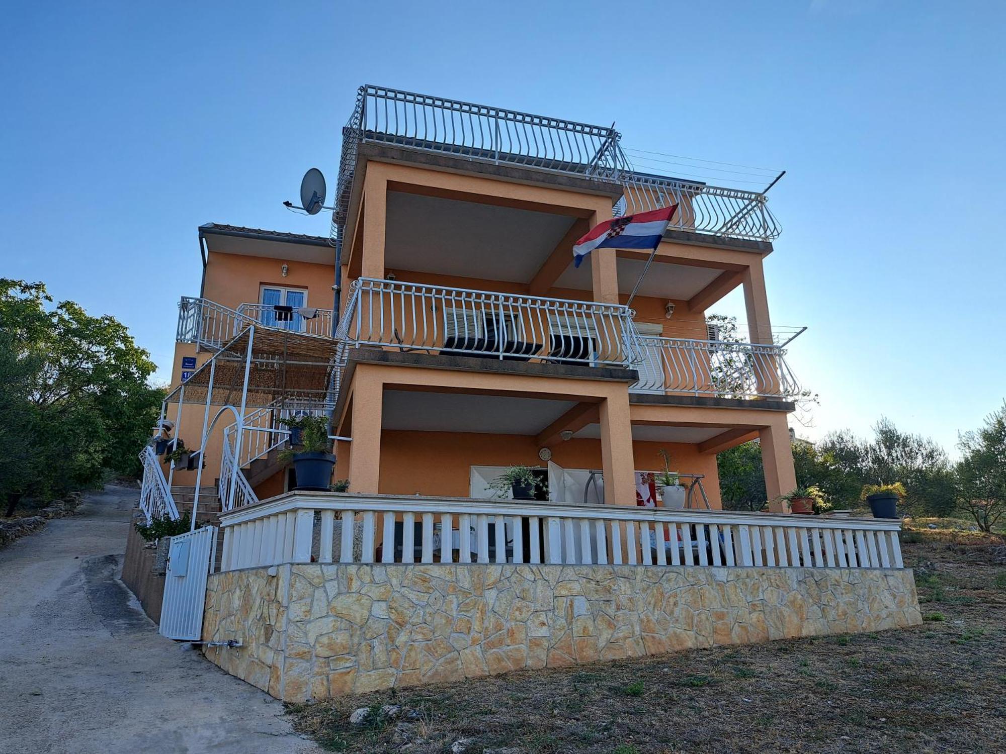 Apartment Petra Raslina Exterior photo